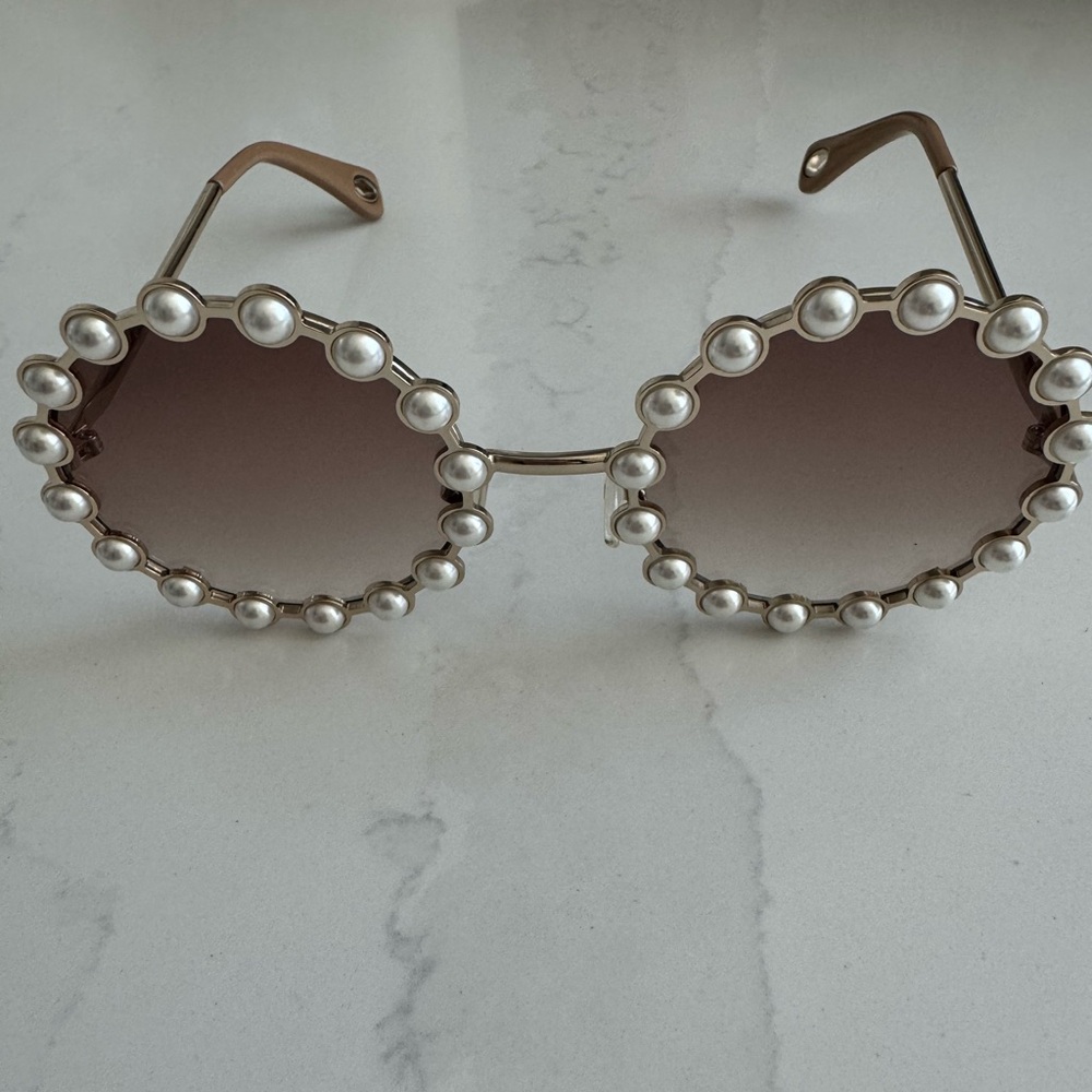 Lele Sadoughi Elton pearl sunglasses
